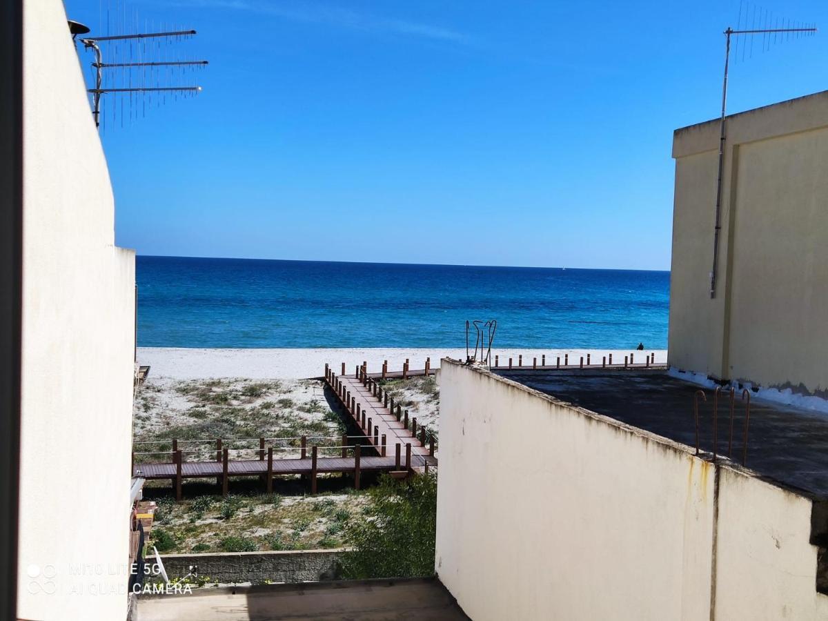 Corona'S Apartment- Fronte Spiaggia La Caletta Exteriér fotografie